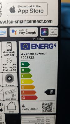 Energy label for LSC Smart Connect LED strip showing energy class F.