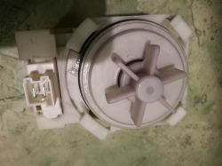 Czy da się naprawić pompę do pralki Amica AWG8143 CDI?