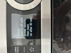 Wyświetlacz ekspresu Bosch z błędem E0539.