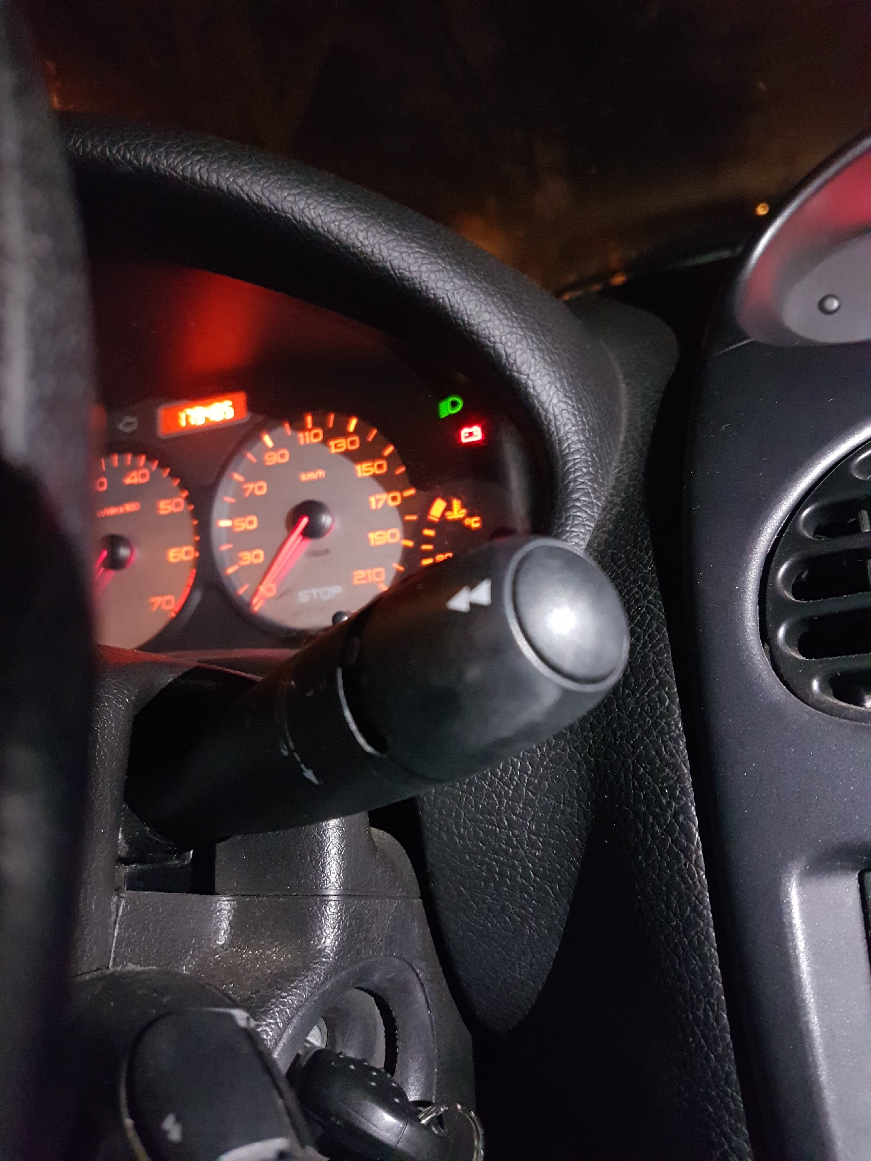 Peugeot 206 1,4 16V Benzyna - Bezpiecznik Do Sygnału Dzwiękowego, Przełącznik Do
