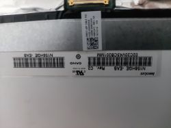 Matryca laptopowa Innolux N156HGE-EAB z widocznymi etykietami i złączem 30-pinowym.