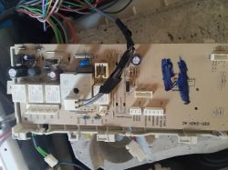 Beko WMB61031 - Nieprawidłowe działanie modułu, świeceją diody na wtyczce sieciowej