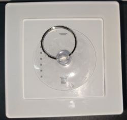 Currysmarter Smart Switch - Touch Panel White glass touch panel of Currysmarter smart switch.