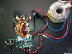 Zasilacz laboratoryjny 0-30 V 0-10A Zasilacz laboratoryjny 0-30 V 0-10A