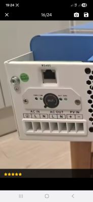 Panel urządzenia z portem RS485, przyciskiem WiFi oraz złączami AC IN/OUT i PV IN