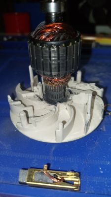 Pistolet Wagner W575 silnik - Padnięty silnik w pistolecie malarskim Wagner w575