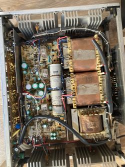 Różnice między wzmacniaczami Forte 201 - moc i impedancja