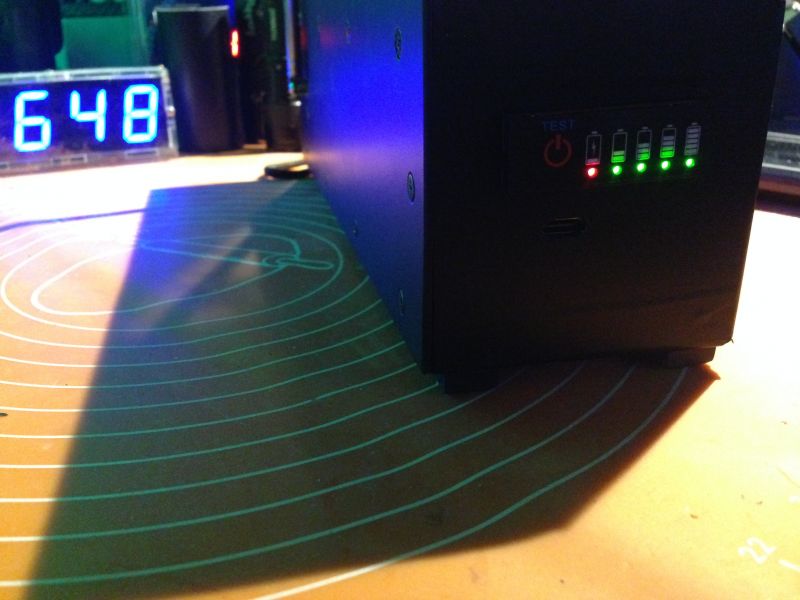 UPS wersja 2 - 5V 2A dla 9V 1,6A a dla 12V 1,2A na akumulatorki 2x18650