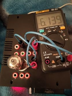 Kompaktowy tester lamp elektronowych Kompaktowy tester lamp elektronowych