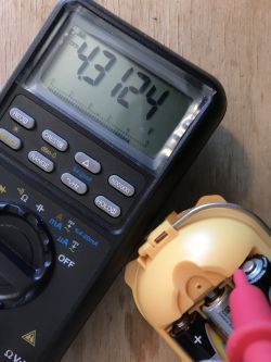 Recenzja produktu - latarka LED Hanay BBite na 3 baterie AA Recenzja produktu - latarka LED Hanay BBite na 3 baterie AA