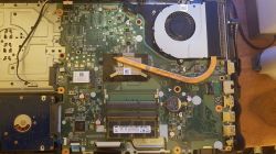 Acer Aspire E5-573 DA0ZRTMB6D0 REV-D: Brak reakcji wyświetlacza i zimny CPU po uruchomieniu