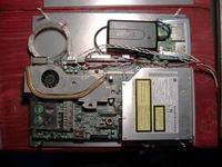 Monitor DIY zbudowany ze starego laptopa Monitor DIY zbudowany ze starego laptopa