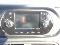 Fiat Tipo Easy - Niestabilne gniazdo USB mimo wymiany i aktualizacji