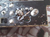 Jak naprawić przepalony pin i uszkodzoną ścieżkę w myszce komputerowej?