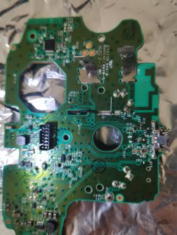 Pad Xbox One S traci zasieg - Powyżej 1m rozłącza