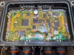 Jak oczyścić elementy elektroniczne (sterownik)? Szukam sposobów.