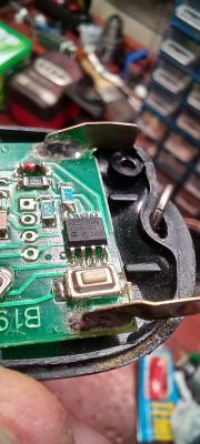 Jaki to centralny audi a4b5 20r. Cieżko sie dostać...