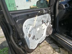 Jakie mocniejsze głośniki 5x7 lub 165mm do Ford Focus MK2 pod Sony 6000?