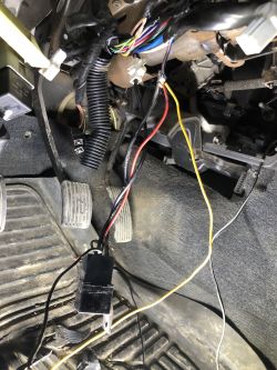 Volvo V40 98r - jak wyłączyć alarm po podłączeniu nowego akumulatora?