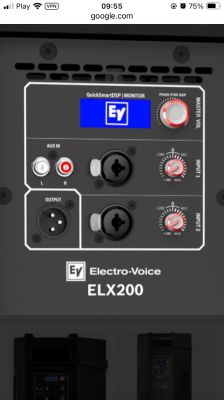 Panel sterowania głośnika Electro-Voice ELX200 z pokrętłami i portami wejściowymi.