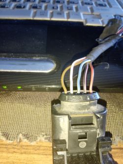 VW Passat B6 1.9 TDI - Świecąca się ikona (P) od hamulca postojowego