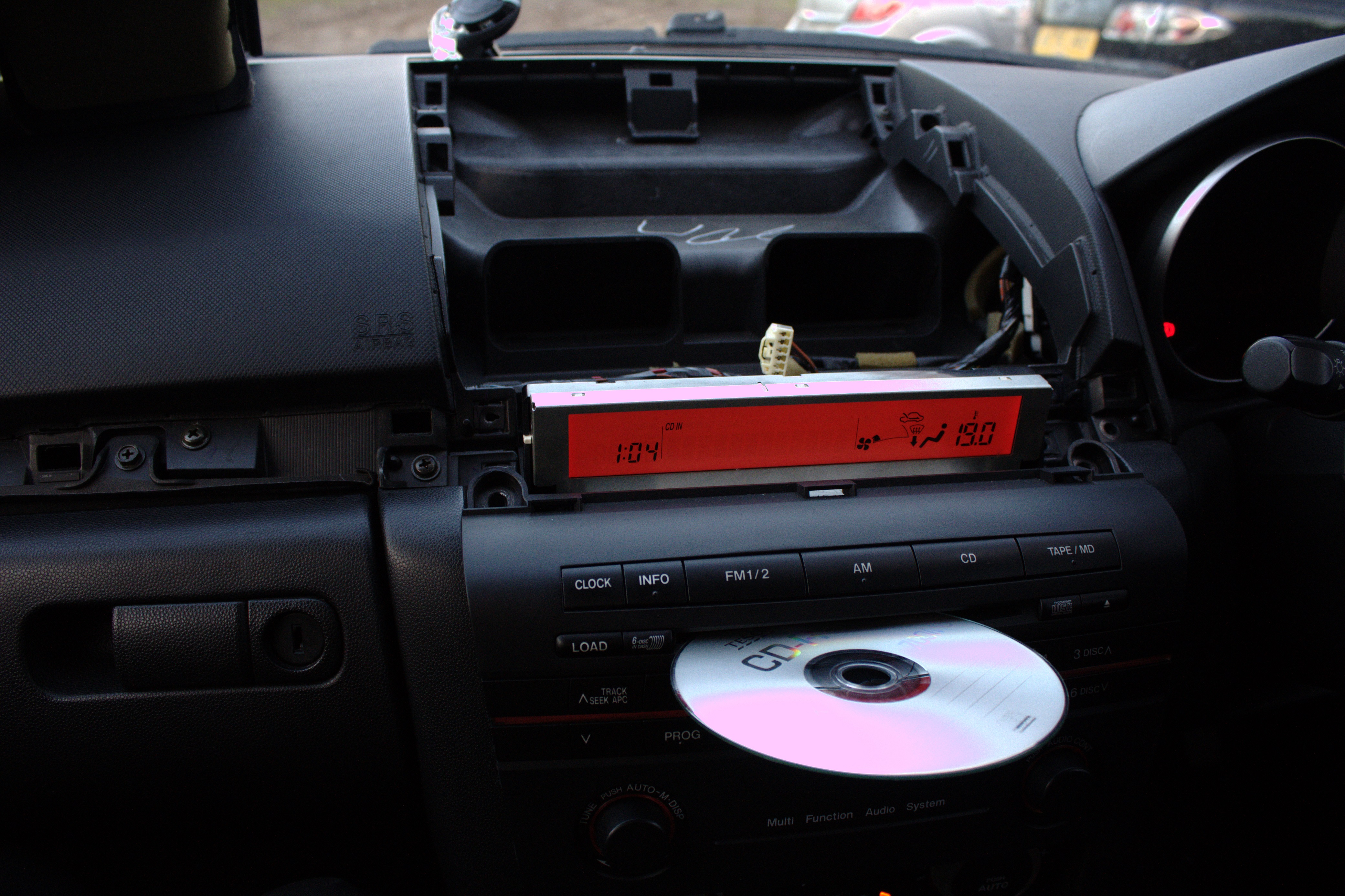 Radio mazda 3 (CD nie wciaga plyt, brak reakcji