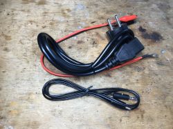 "Nowoczesny" (?) zasilacz laboratoryjny YIHUA 3005D-IV z USB, Quick Charge, enkodery