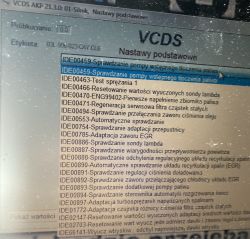 Ekran diagnostyczny VCDS z listą dostępnych testów i opcji diagnostycznych.