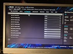 Zdjęcie ekranu interfejsu BIOS UEFI BIOS Utility z ustawieniami Ai Tweaker dla kontrolera czasów pamięci DRAM.