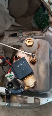 Żelazko Philips GC 9642 - Nie napełnia wodą zbiornika stacji parowej
