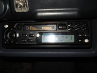 Jak podłączyć odtwarzacz MP3 do radia samochodowego bez USB i AUX?