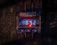 ChronodeVFD - Cyberpunkowy zegarek na wyświetlaczu VFD