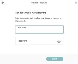 Formularz do wprowadzenia nazwy sieci Wi-Fi i hasła podczas konfiguracji urządzenia.
