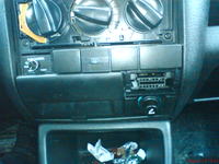 Funkcja wejścia nad zapalniczką w VW Golf 3 - do czego służy?