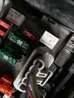 Citroen C4 - BSM L08 9661708080 - rozrusznik nie kręci, poszukiwanie schematu i przewodów