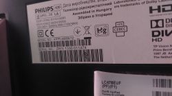 Etykieta telewizora Philips z modelem i numerem seryjnym