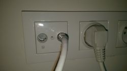 Connecting Free TV with UPC Internet in Apartment: Cable and Socket Configuration