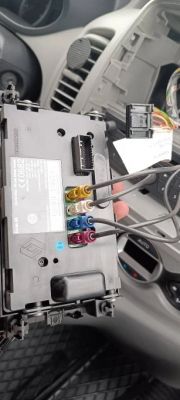 Renault Trafic 2 2014 akcesoryjne radio android a sterowanie z kierownicy