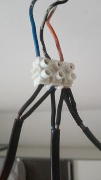 How to connect cables in a chandelier? - chandelier connection 3 cables