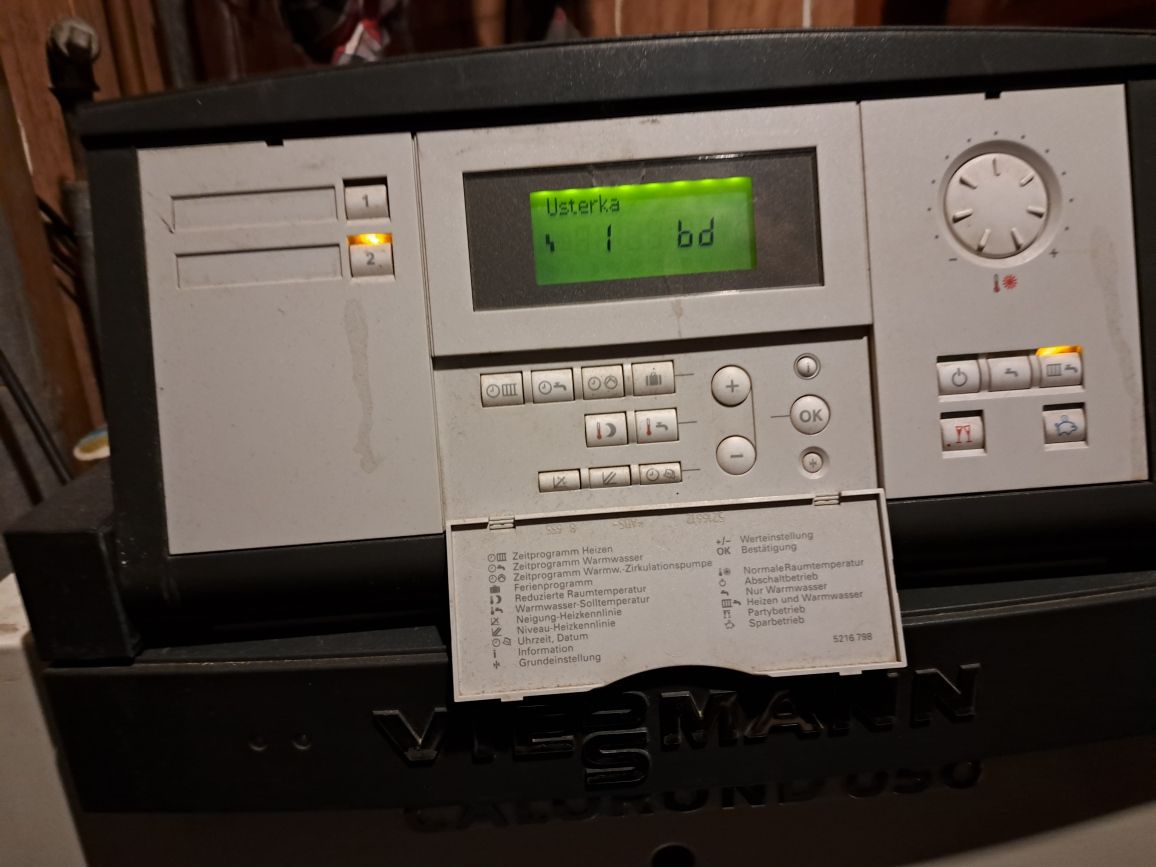 Viessmann CALOROND 050 wyświetla błąd 1 bd - sporadyczne wyłączanie się kotła 1818281200 1708708322