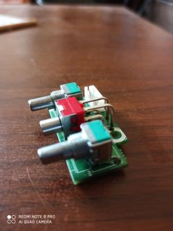 Poszukiwany potencjometr do regulacji głośności w konsoli DJ Numark