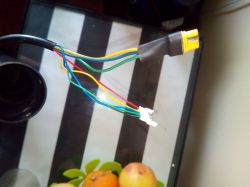 Hulajnoga 36V iskrzy przy podłączaniu baterii - czy sterownik do wymiany?