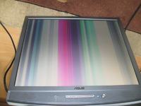 Asus MB 19 SE - Pionowe pasy po wymianie kondensatorów w zasilaczu