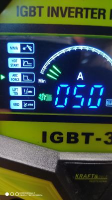 KD1879 Welder Display Welder display showing a reading of 50 amps and welding mode icons.