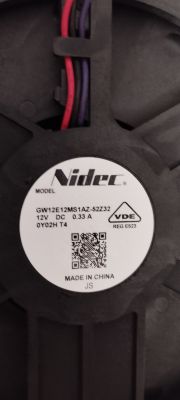 Etykieta wentylatora Nidec z danymi technicznymi.