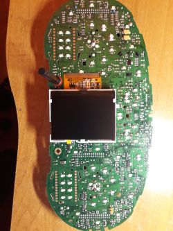 Audi a3 8l0920932L - Licznik VDO nie opadają wskazówki po wyłączeniu zapłonu.