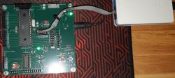Gotowy projekt płytki PCB z elementami elektronicznymi.