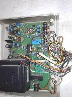 Zwarcie elektrozaczepu w linii unifonu interkomowego Urmet 1131/1 Zwarcie elektrozaczepu w linii unifonu interkomowego Urmet 1131/1