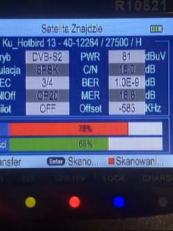 Ekran miernika sygnału satelitarnego pokazujący parametry Ku_Hotbird 13