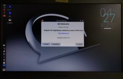 Ekran powitalny MX Linux z informacją o wersji i przyciskami Licencja, Changelog, Anuluj